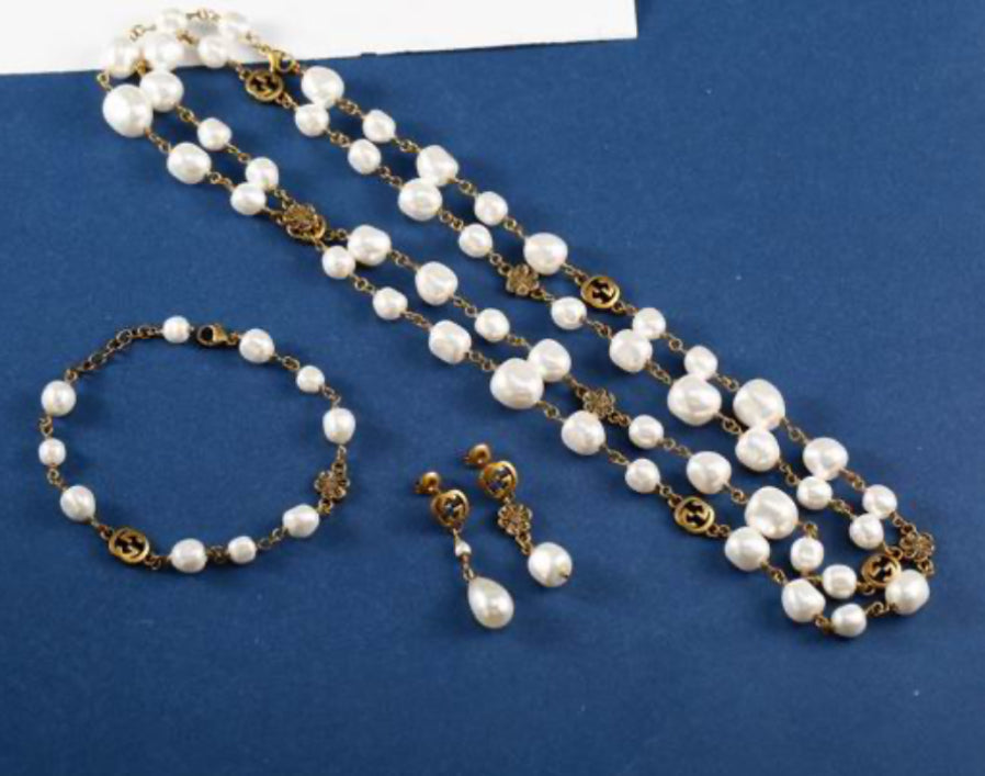 GG Gold and Pearl Necklace Set